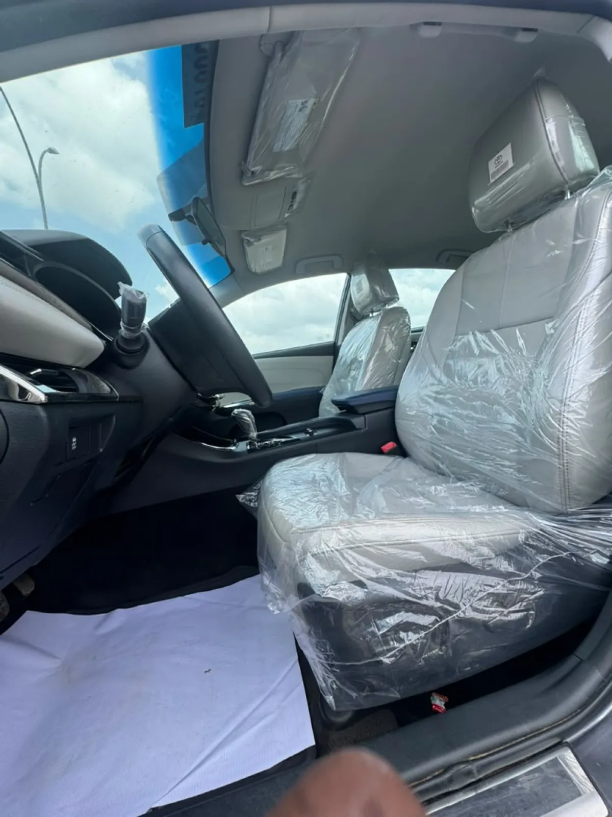 Toyota Avalon xle - Image 6