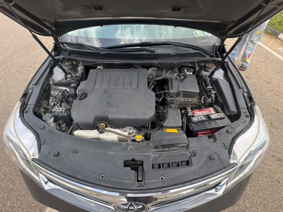 Toyota Avalon xle - Image 7