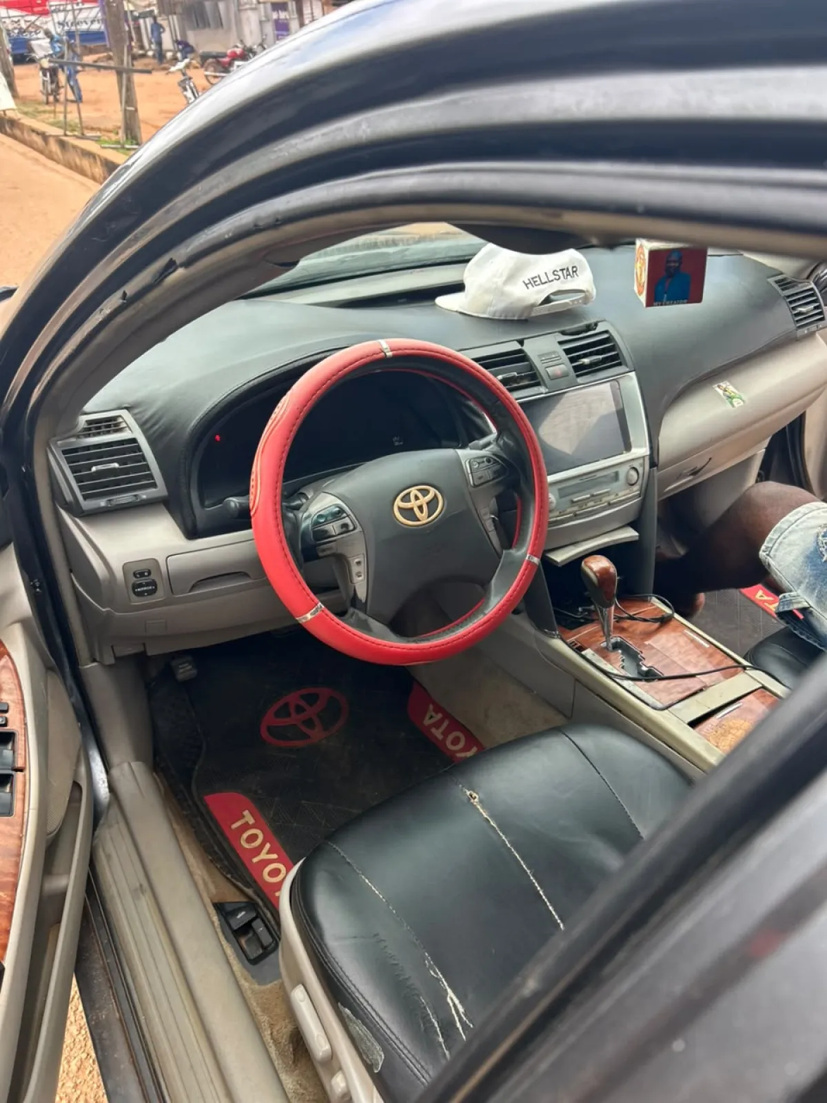 Car - Image 7