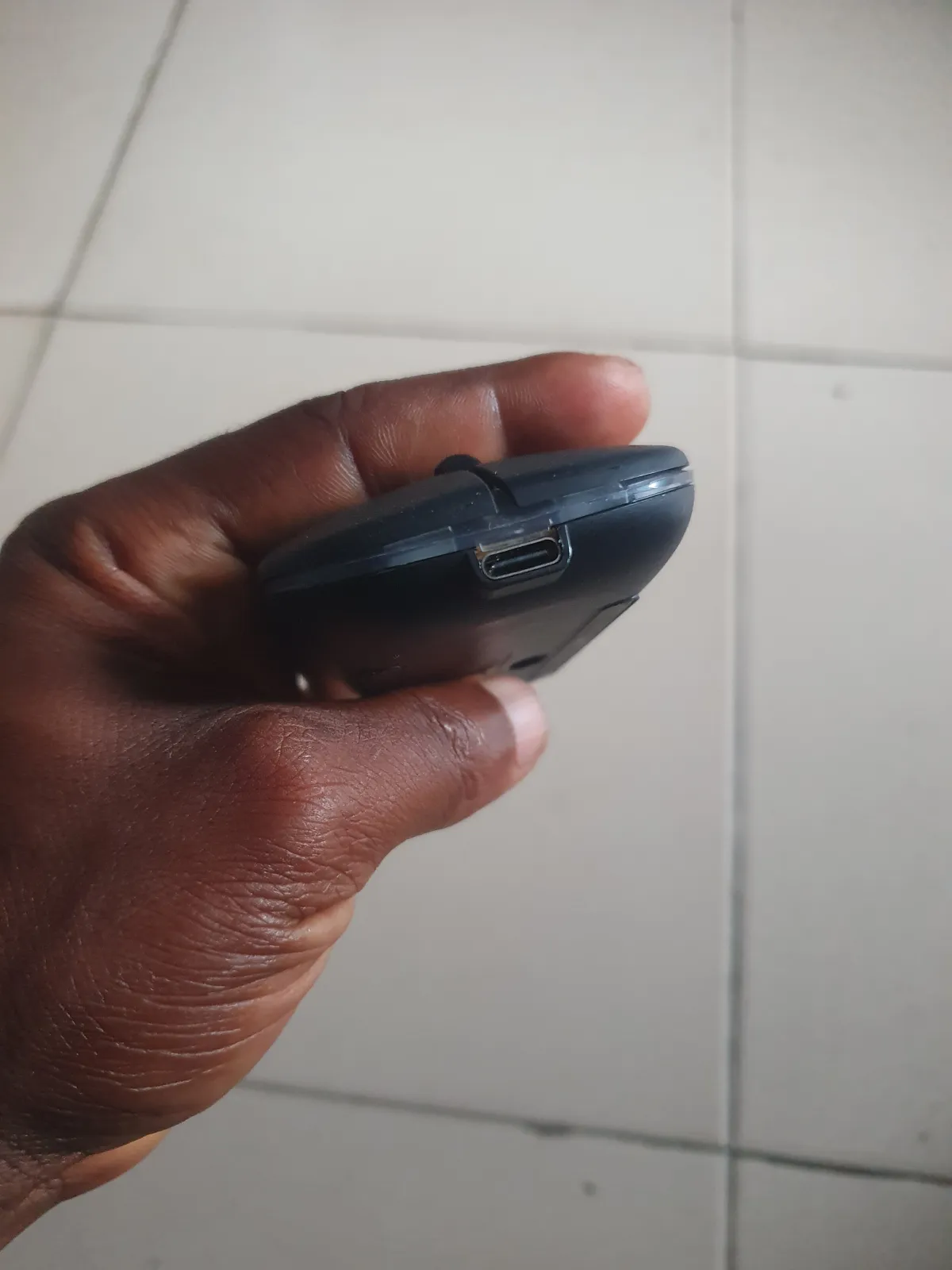 Logitech Bluetooth mouse - Image 3