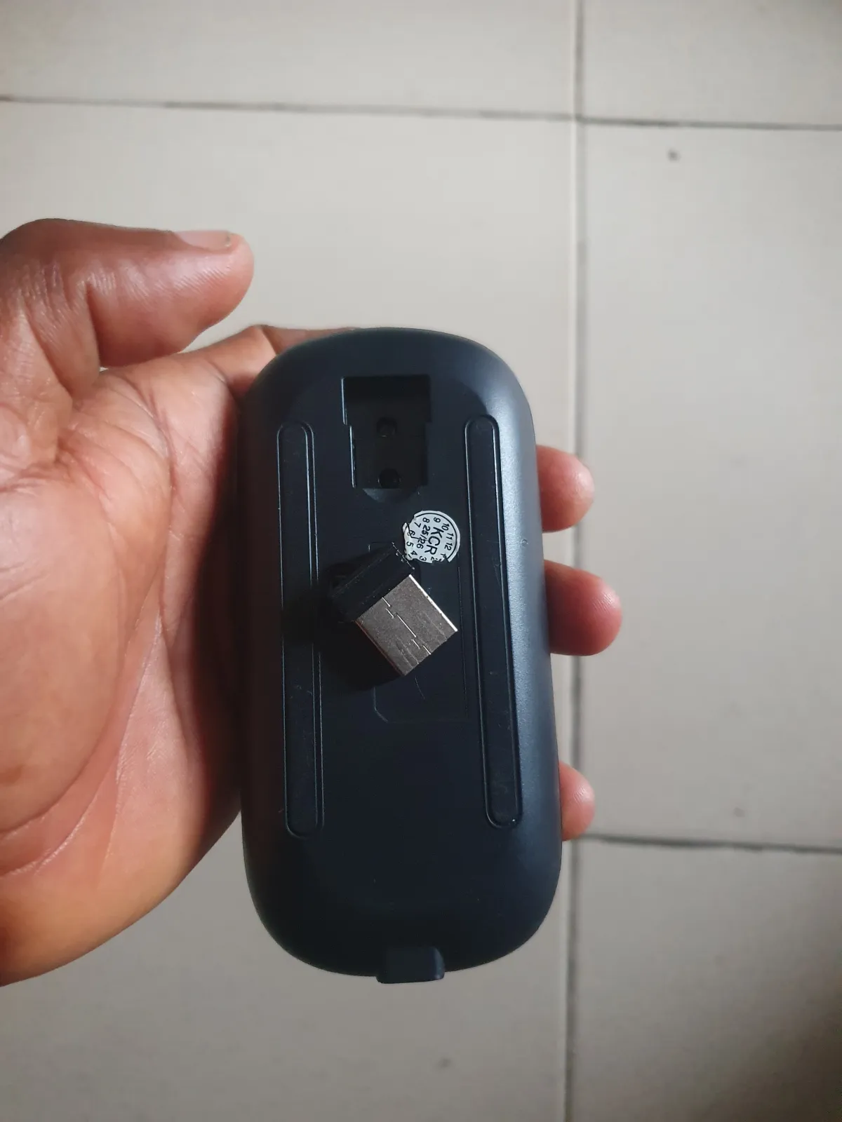 Logitech Bluetooth mouse - Image 4