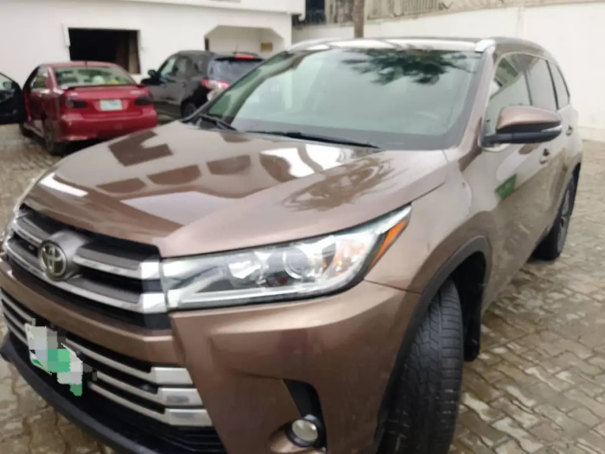 Toyota Highlander - Image 1