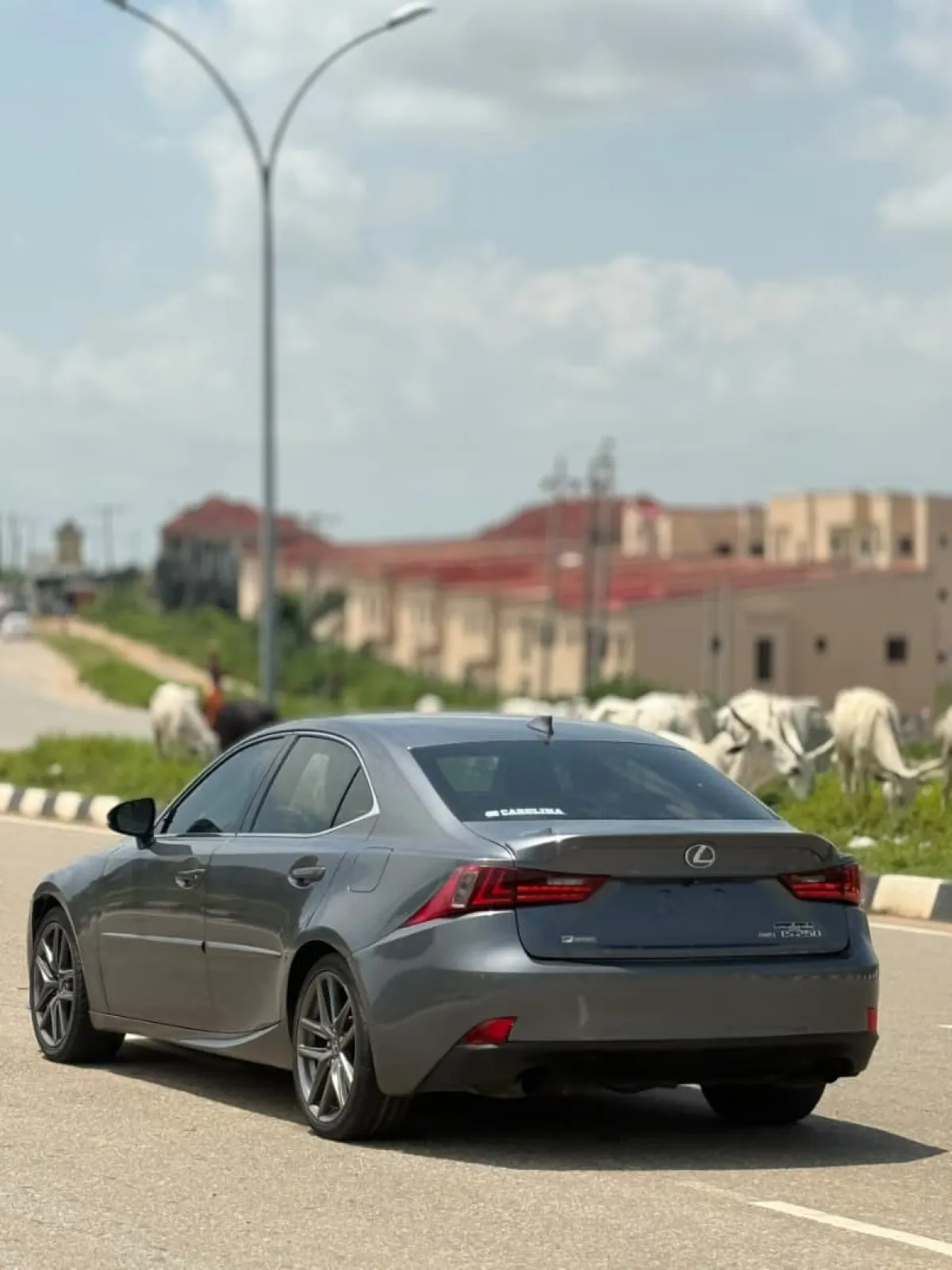 Lexus IS235 - Image 2