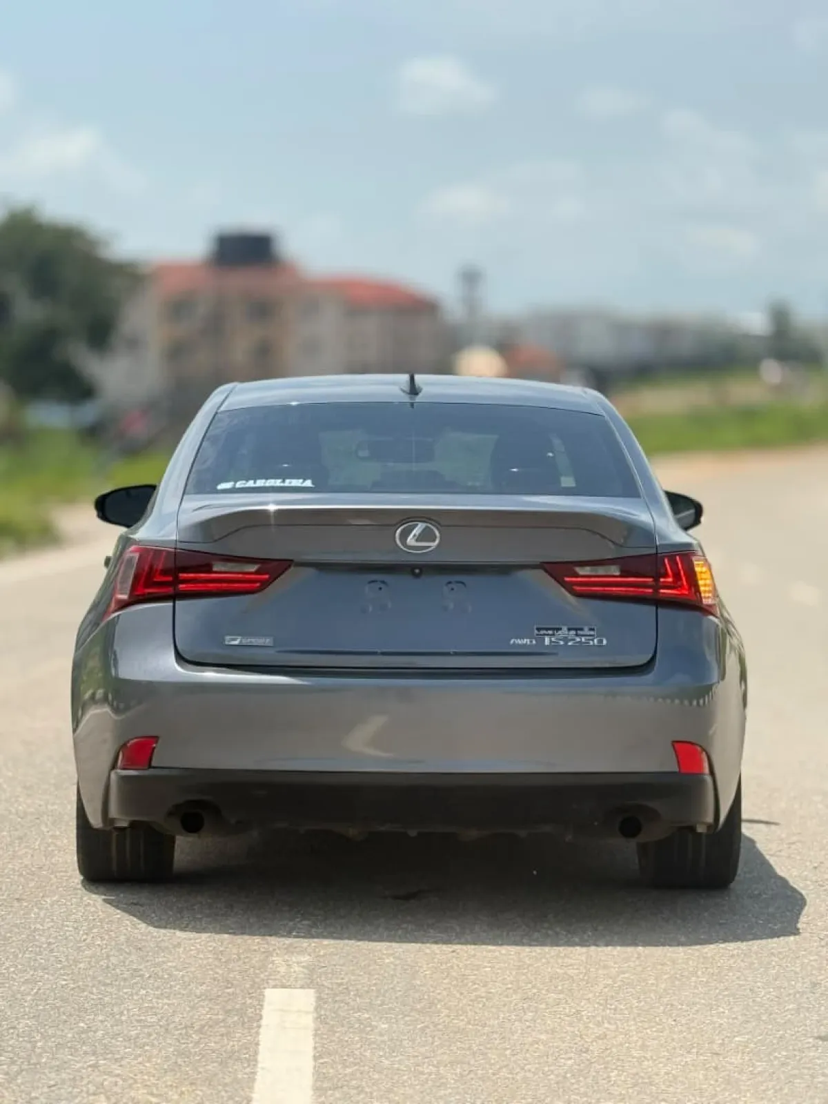 Lexus IS235 - Image 9