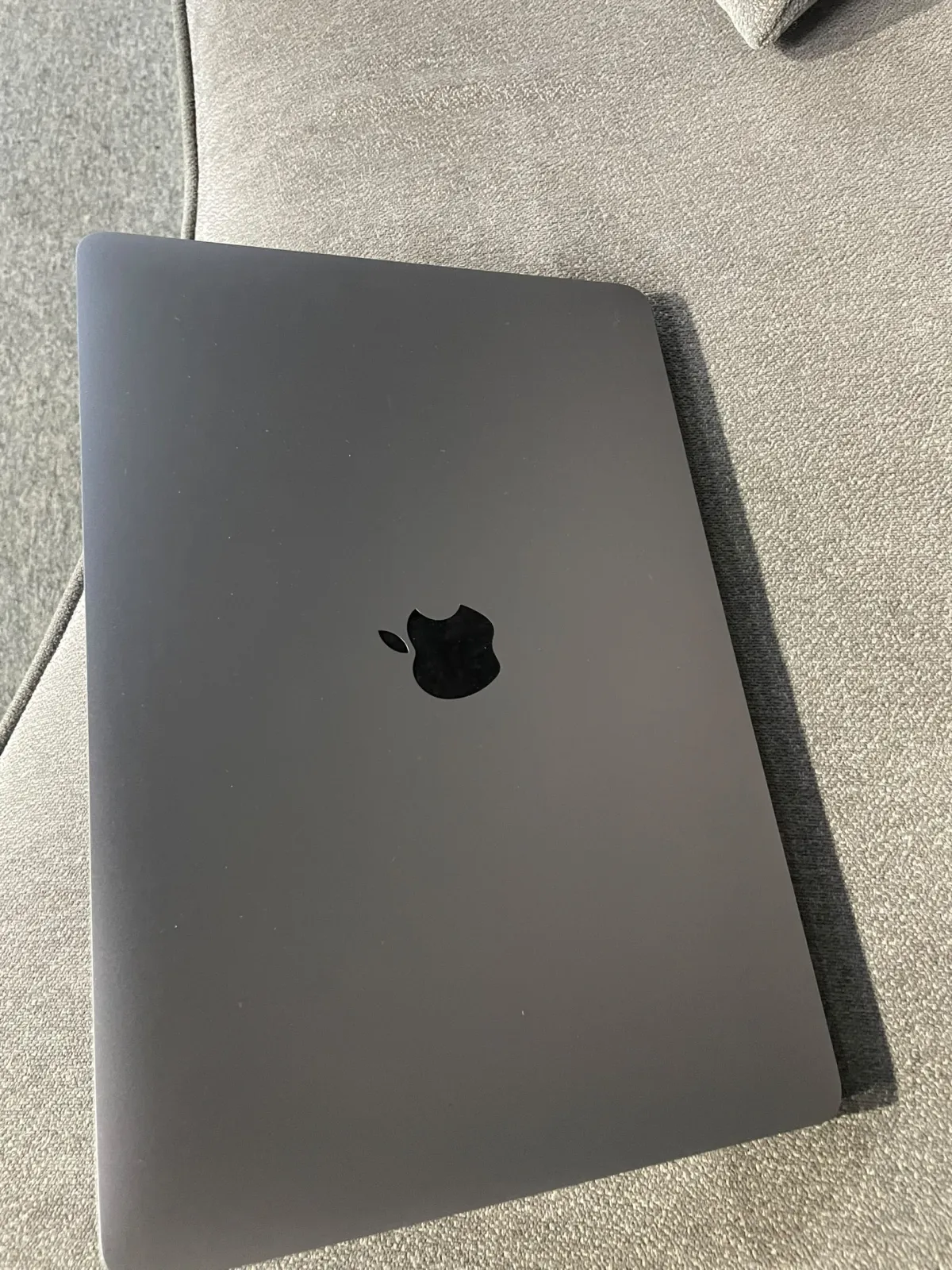 Macbook Air - Image 1