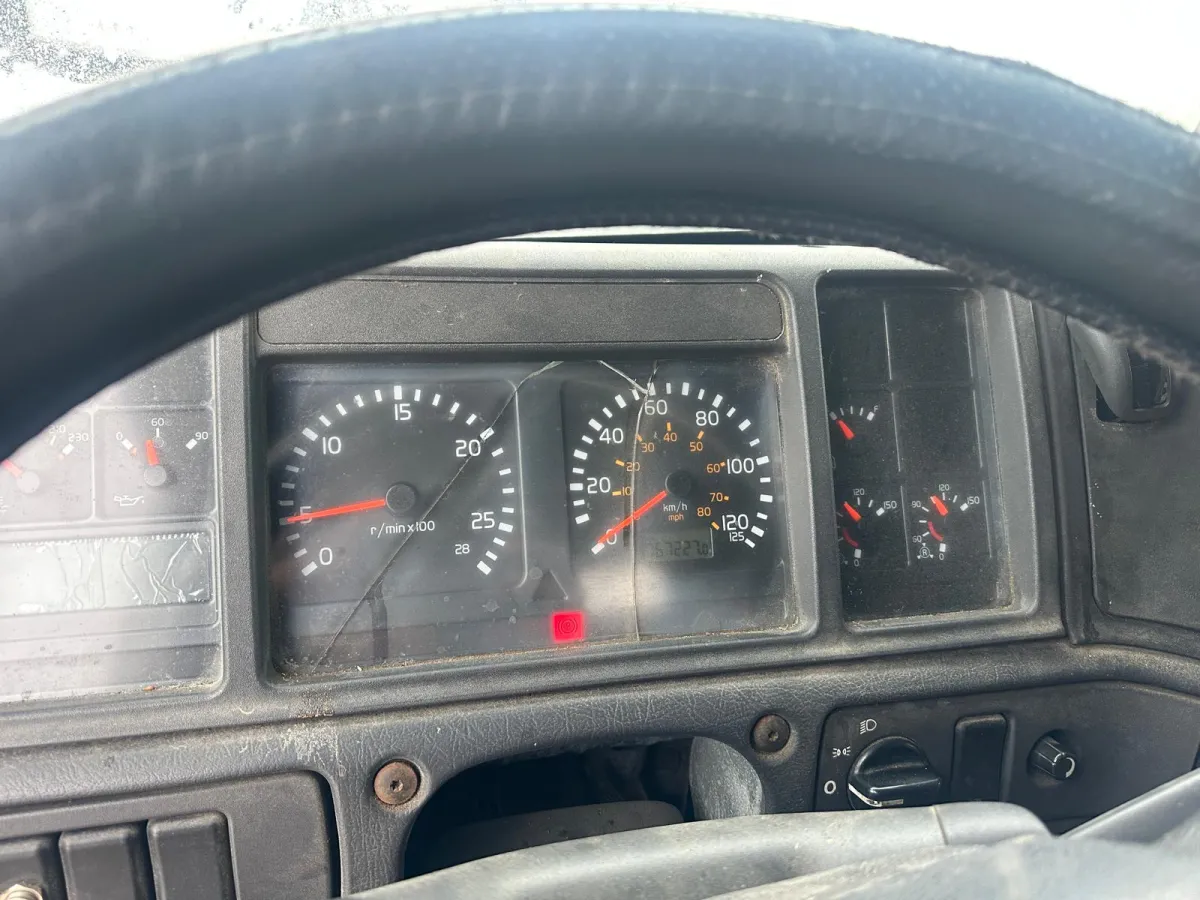 2003 Volvo - Image 3