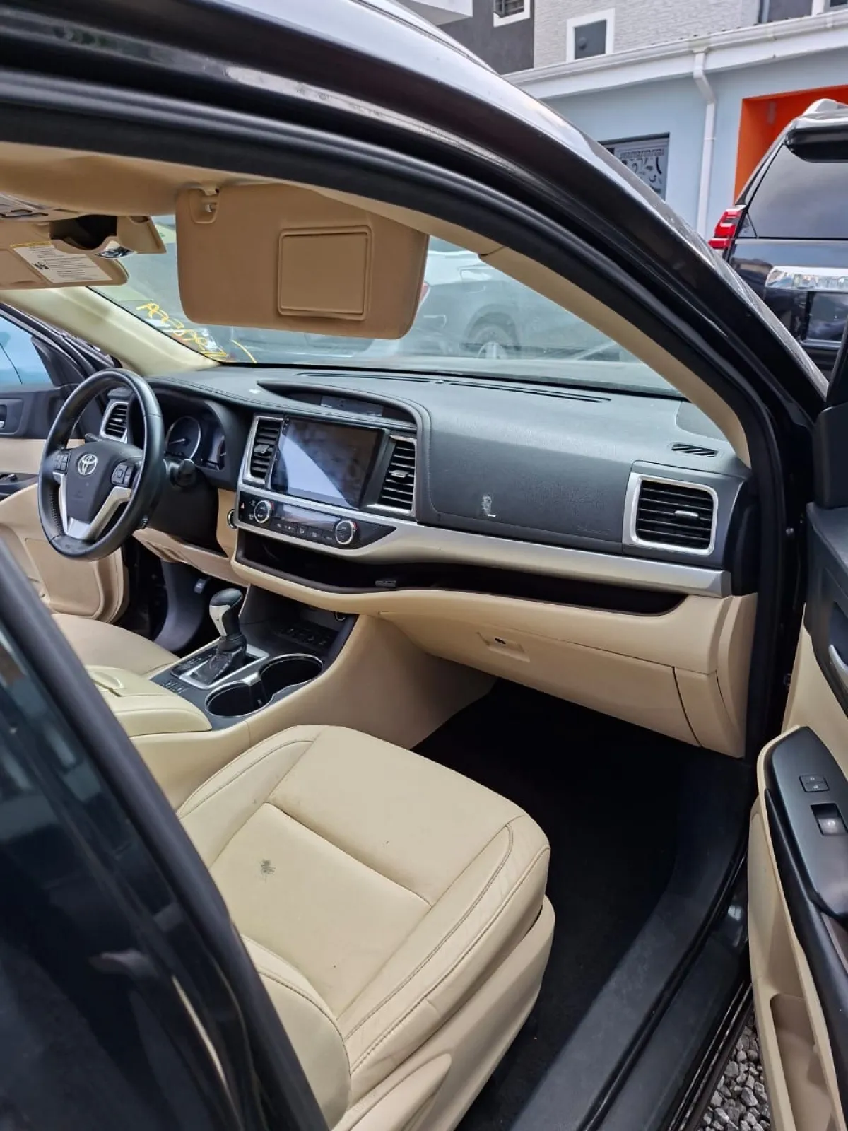 Foreign Used 2016 Toyota Highlander XLE AWD - Image 4