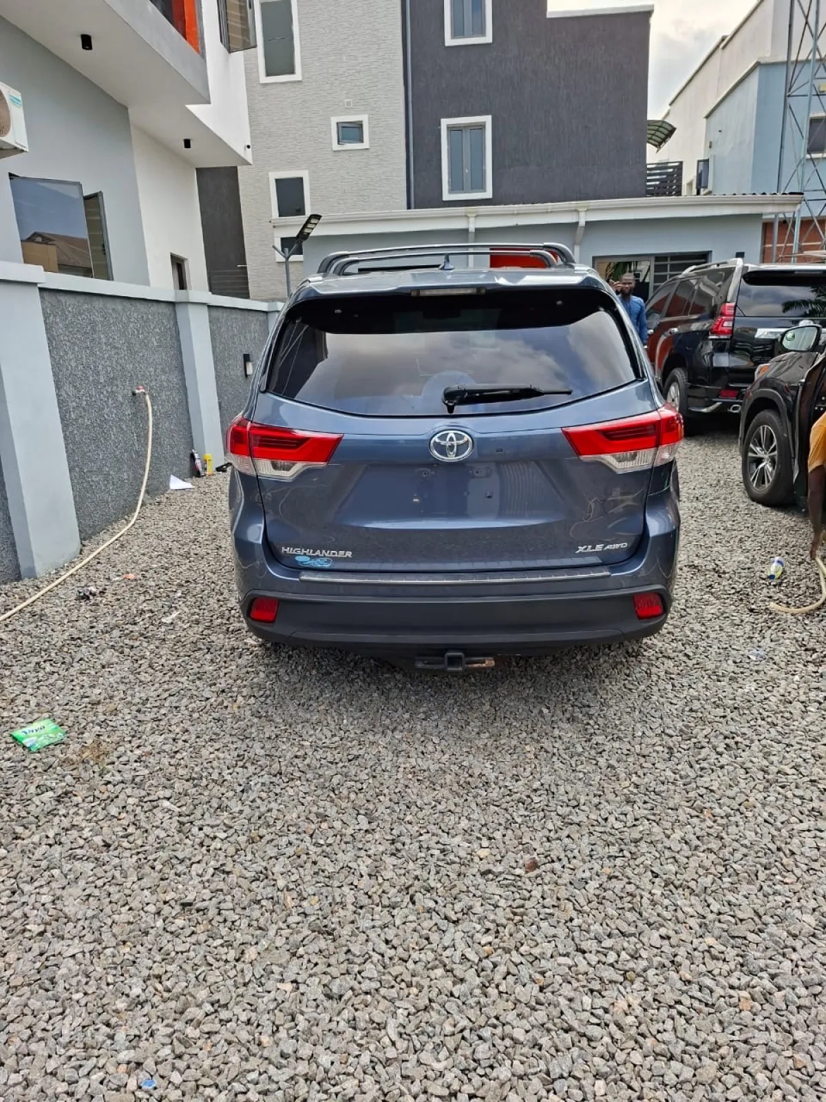 Foreign Used Blue 2016 Toyota Highlander XLE AWD - Image 10