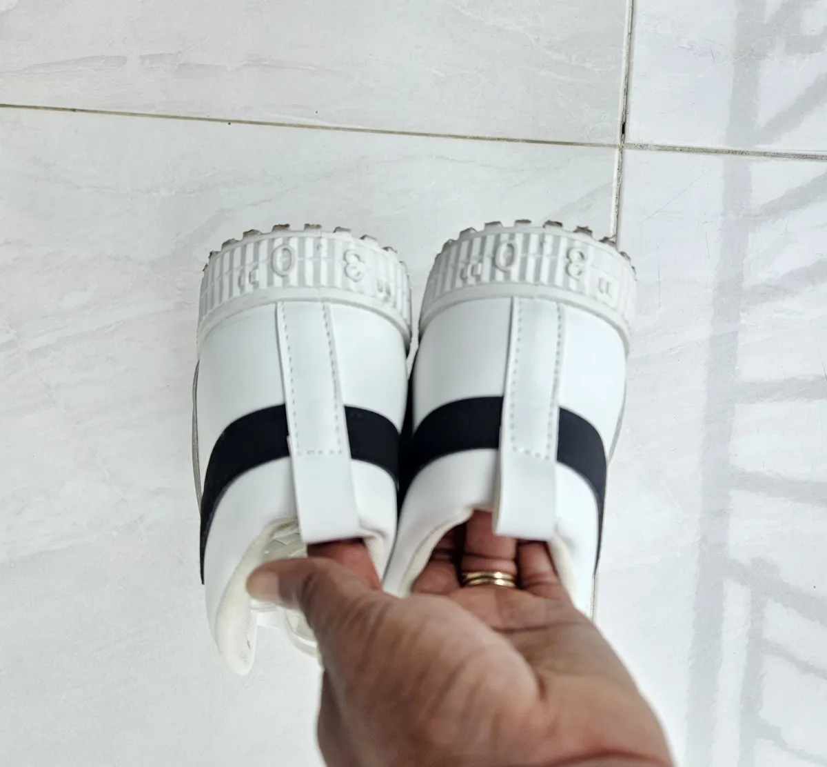 White and black high top sneakers - Image 3
