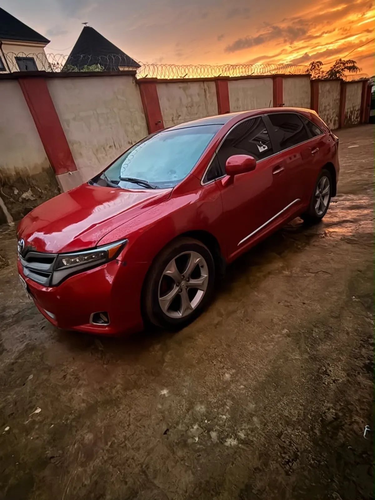 car - Image 1