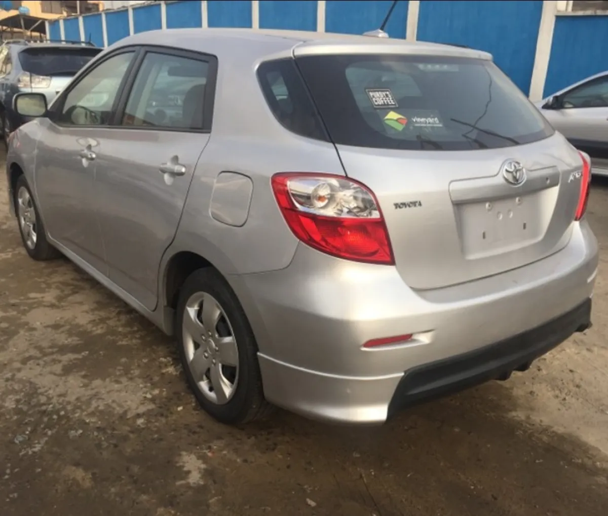 2010 model toyota matrix - Image 3