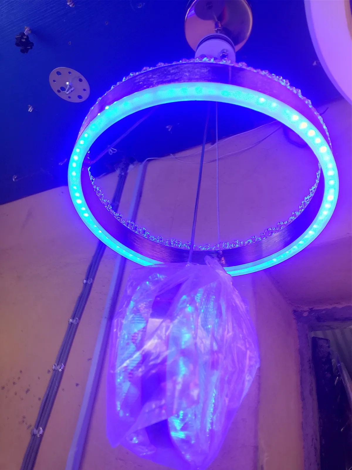 Simple DropLed Light Chandelier - Image 1