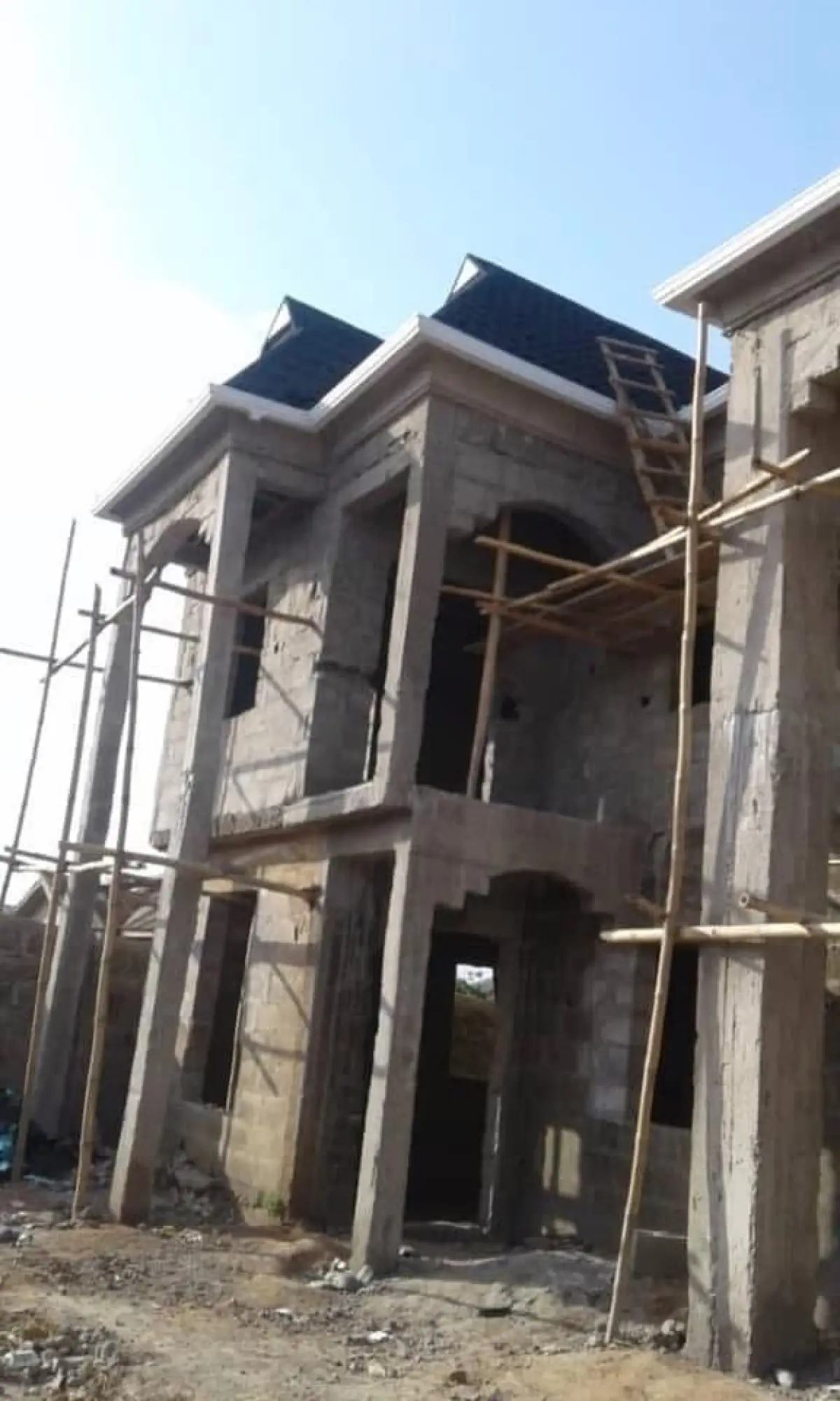 Building Contractor - Image 1