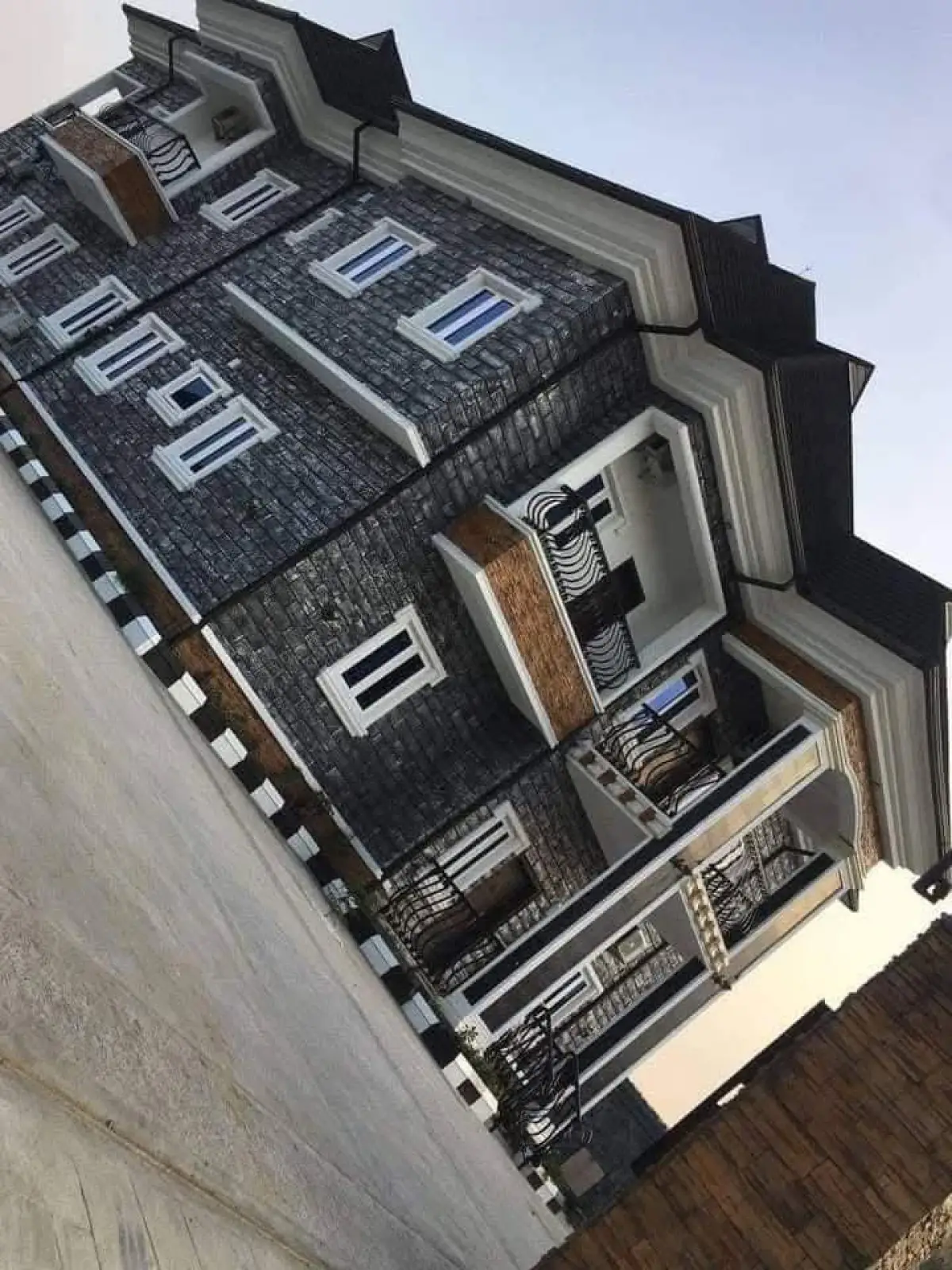 Building Contractor - Image 19