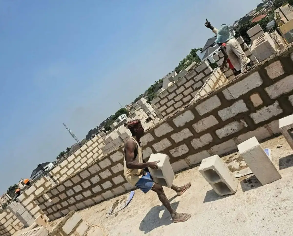 Building Contractor - Image 9