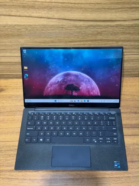 DELL XPS 13 930513. 4 FHD TOUCHSCREEN Display11th Gen Intel Core i7-11
