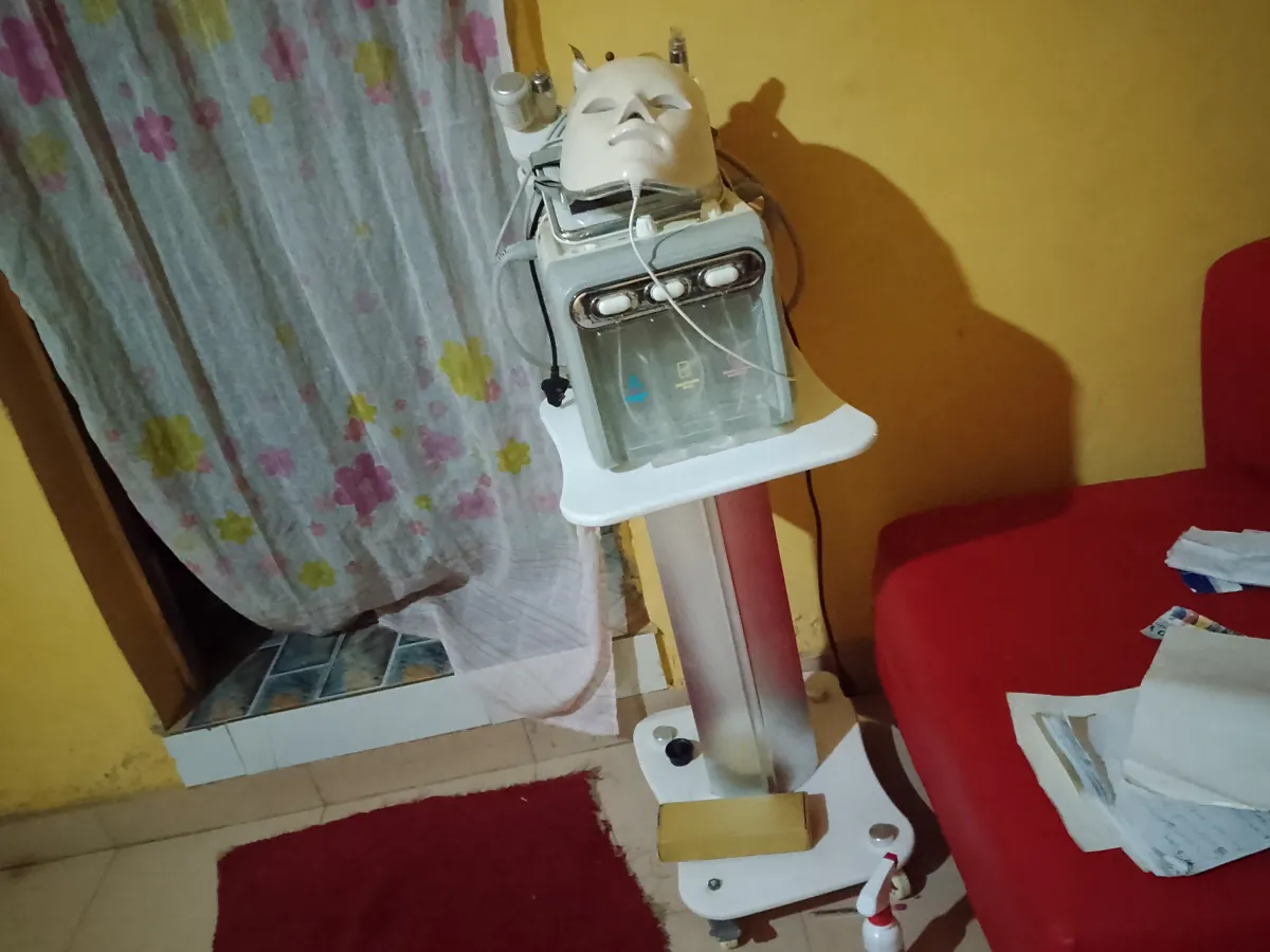 7 in 1 hydrofacial machine - Image 1