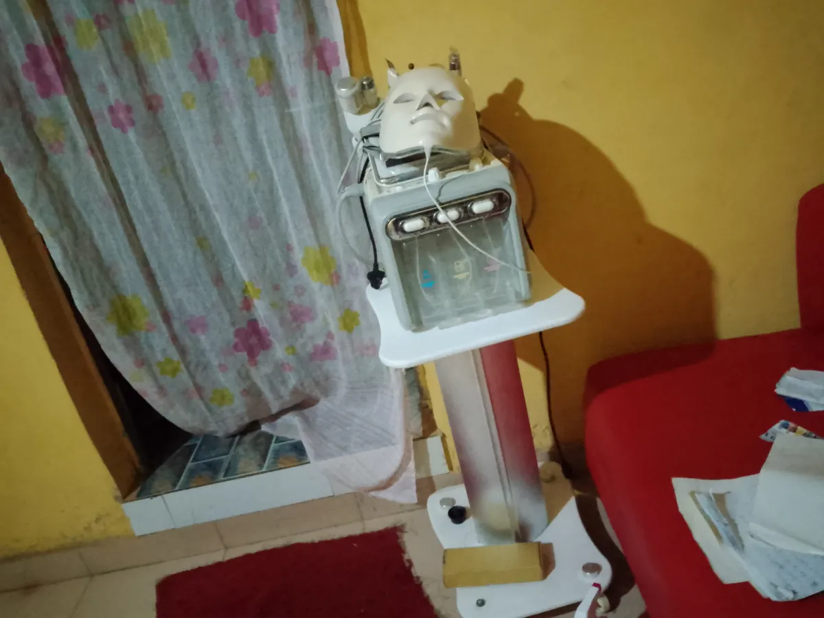 7 in 1 hydrofacial machine - Image 2