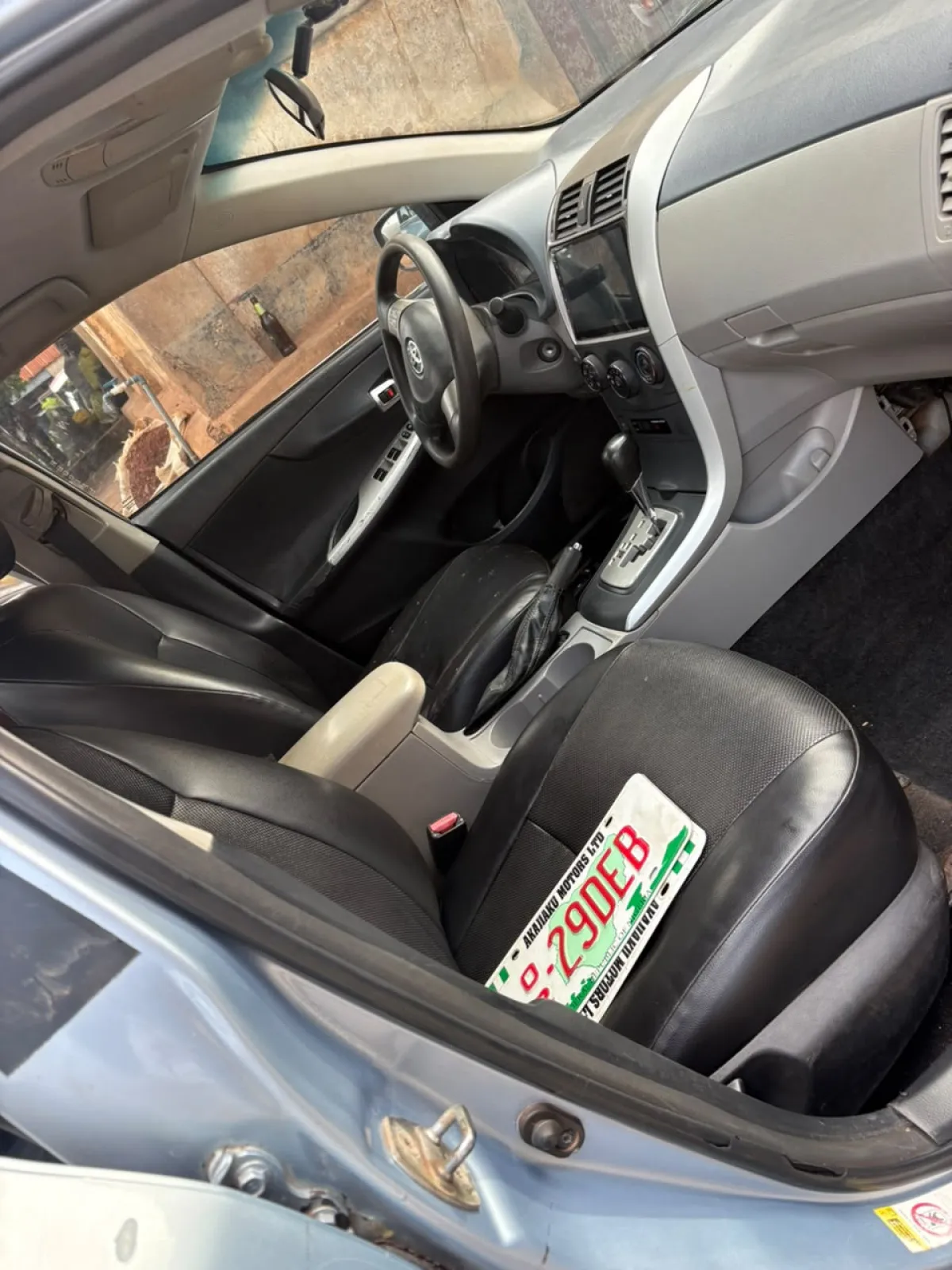 2010 Toyota corolla - Image 4