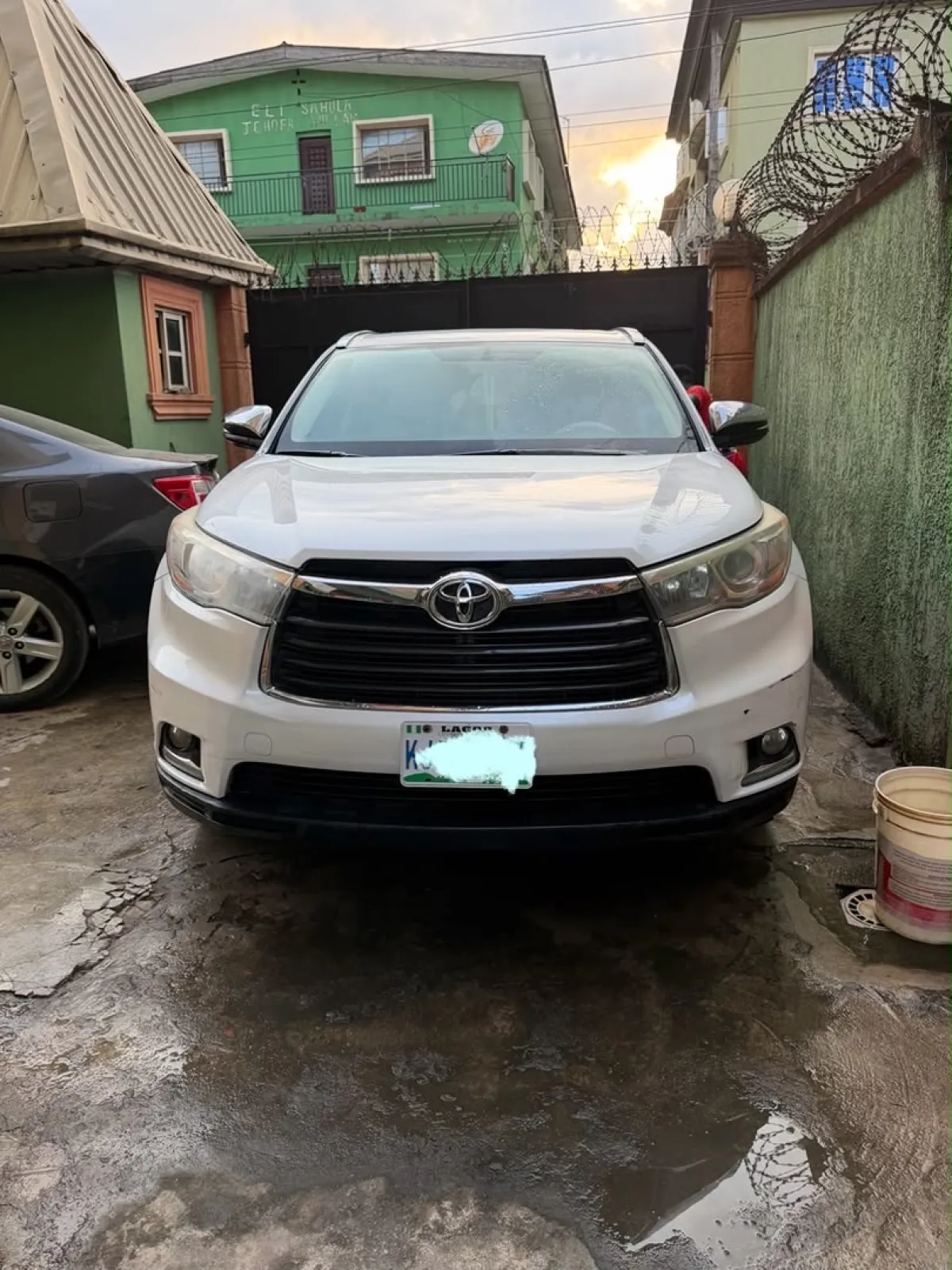 Pure First Body 2016 Toyota Highlander XLE AWD - Image 1