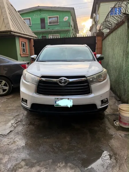 Pure First Body 2016 Toyota Highlander XLE AWD