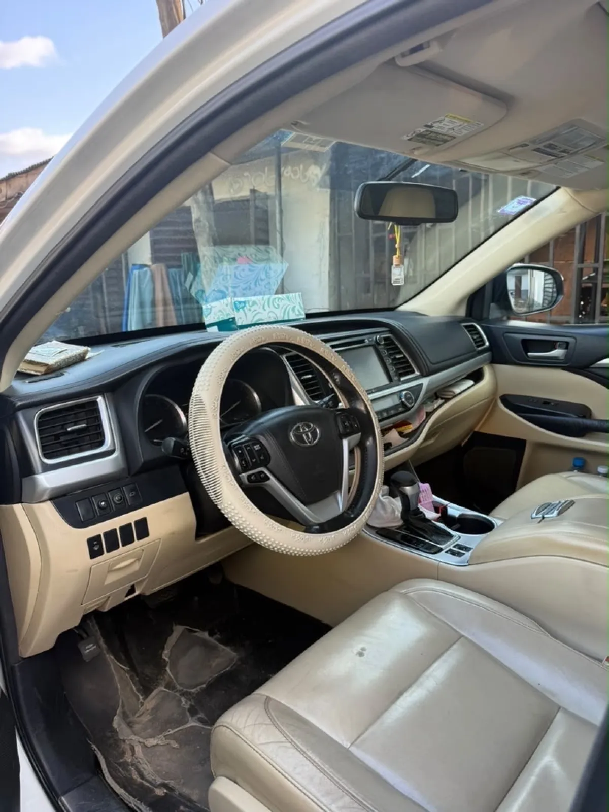 Pure First Body 2016 Toyota Highlander XLE AWD - Image 2