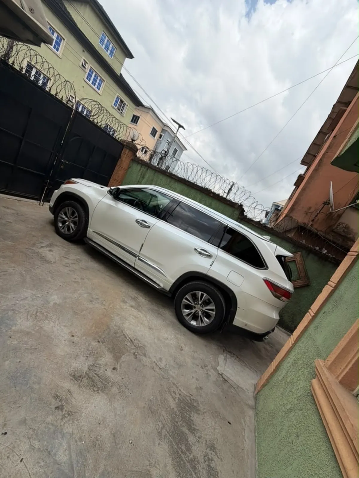 Pure First Body 2016 Toyota Highlander XLE AWD - Image 6