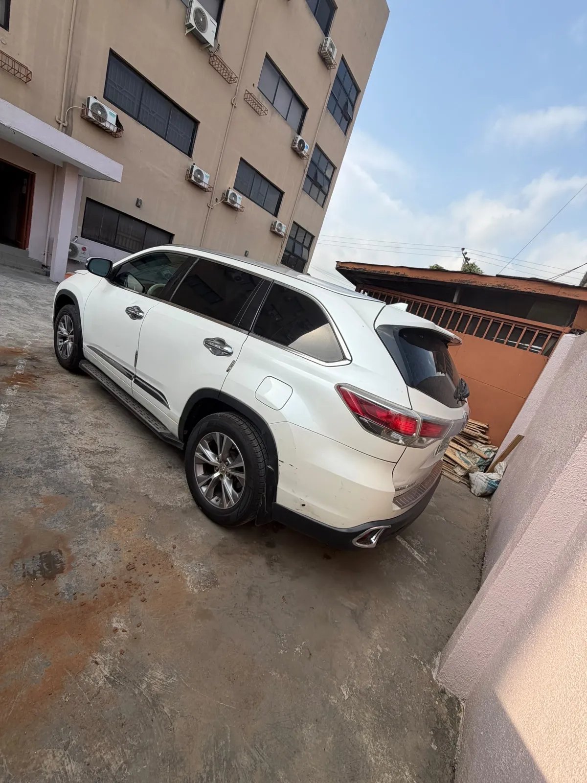 Pure First Body 2016 Toyota Highlander XLE AWD - Image 7