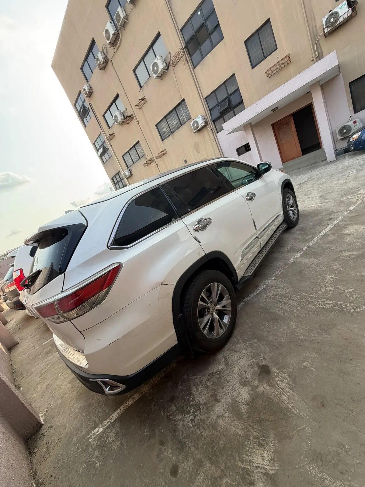 Pure First Body 2016 Toyota Highlander XLE AWD - Image 8