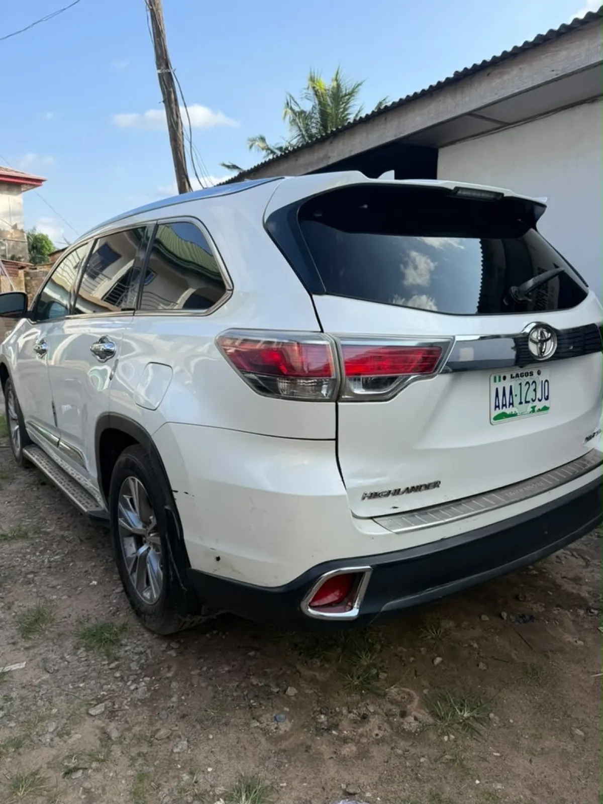 Pure First Body 2016 Toyota Highlander XLE AWD - Image 10