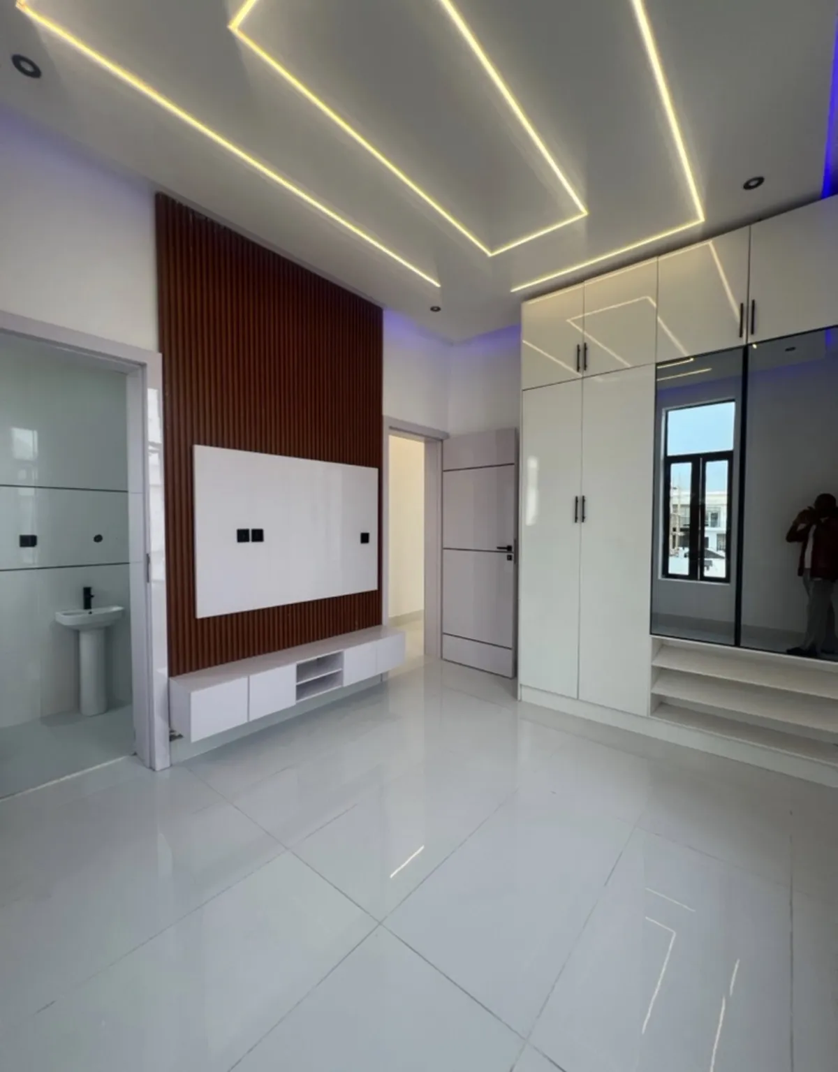 5 Bedroom fully detached duplex for sale - Image 8