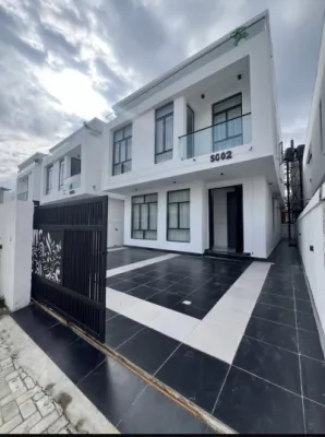 5 Bedroom fully detached
