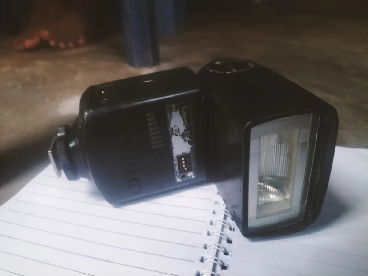 Nikon d90 digital camera - Image 2