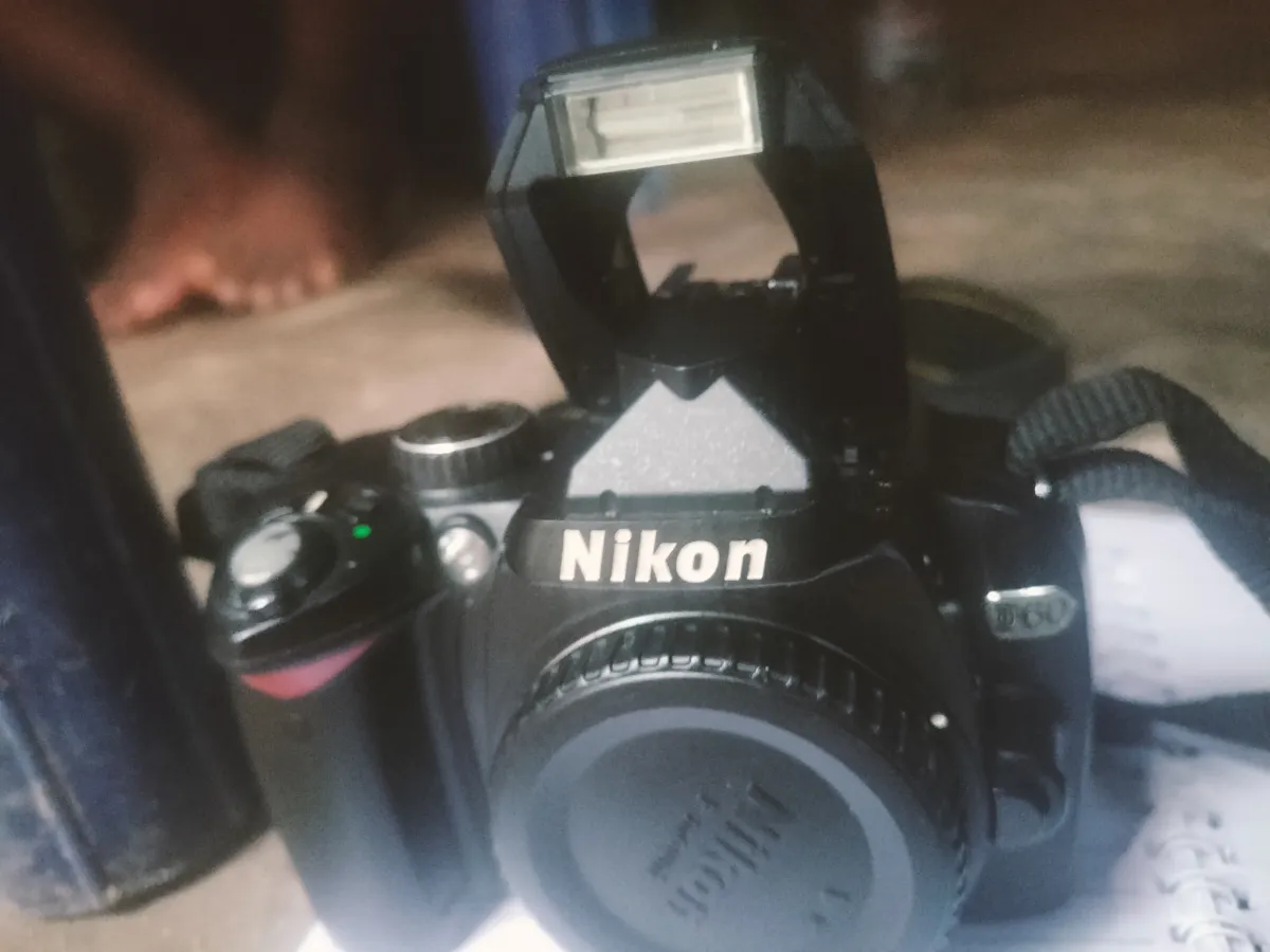 Nikon d90 digital camera - Image 3