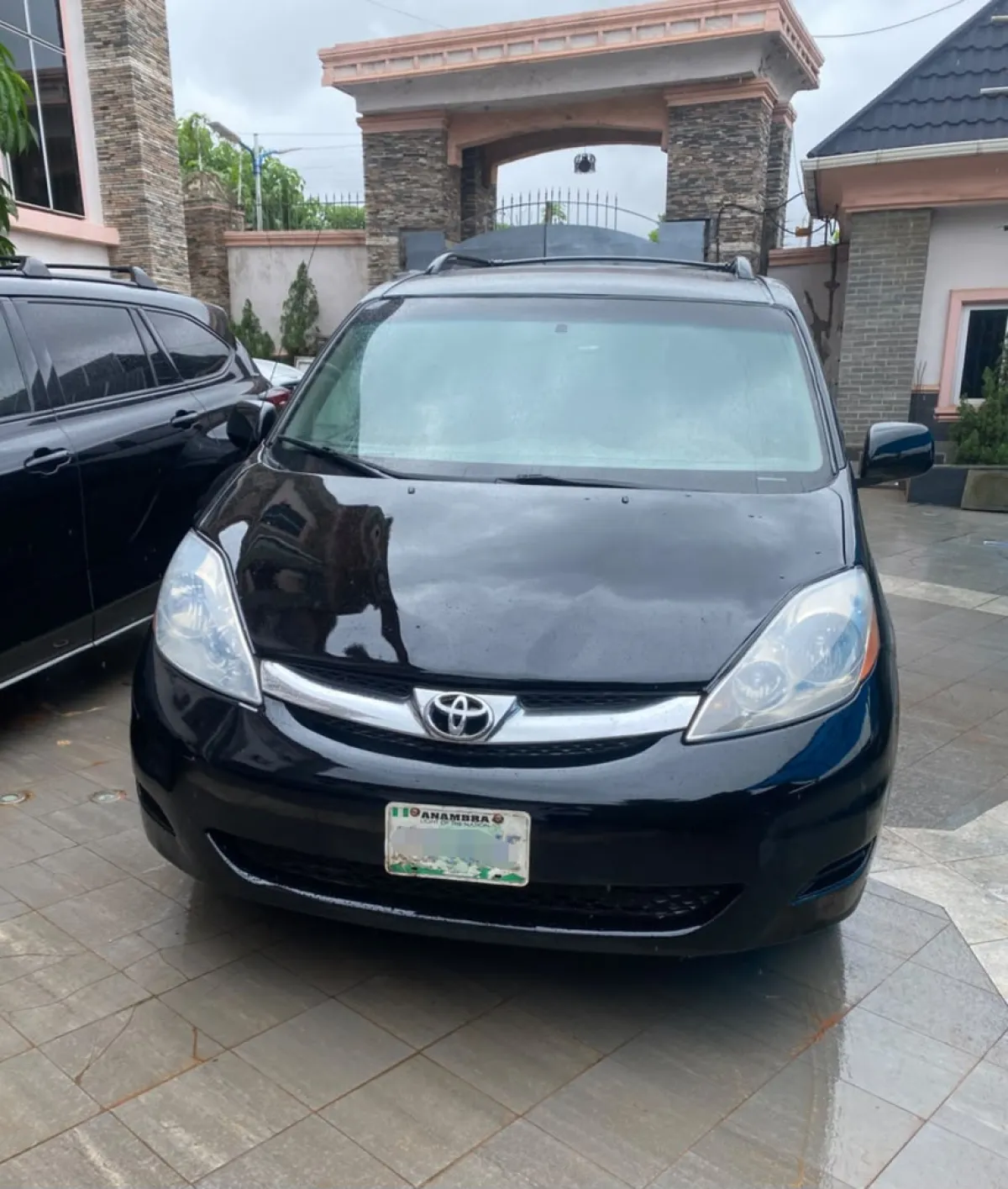 Toyota Sienna 2009 - Image 1