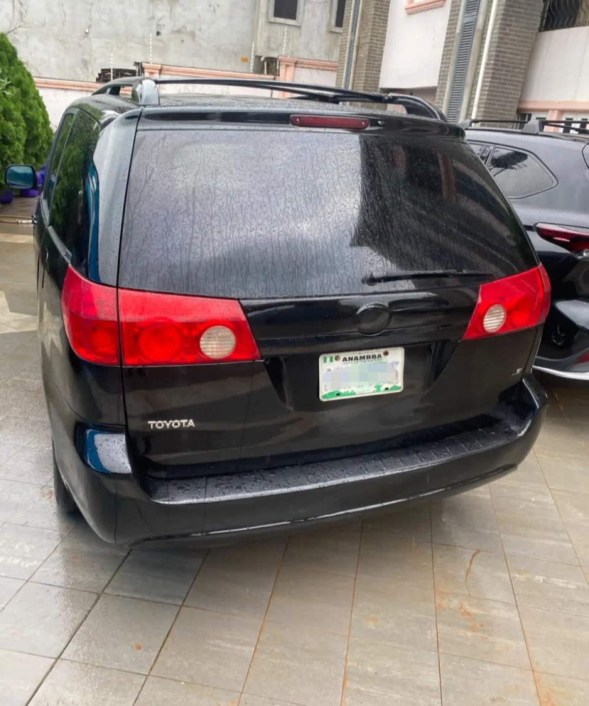 Toyota Sienna 2009 - Image 2