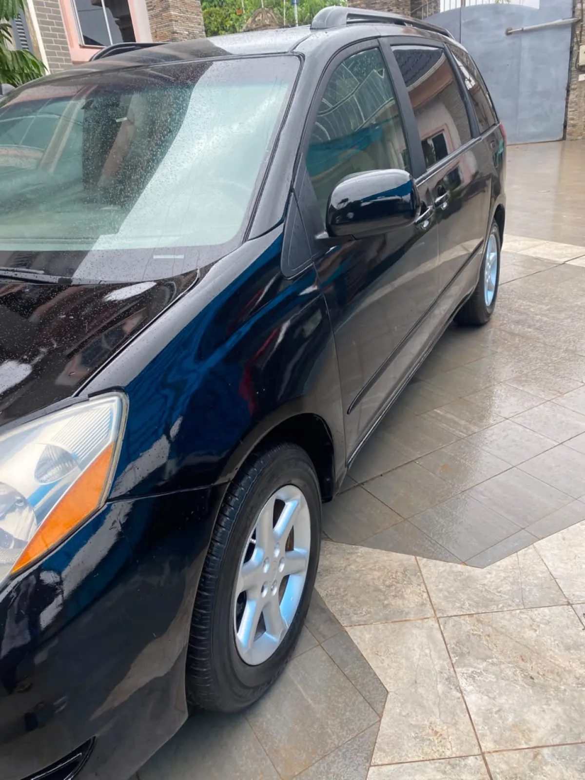 Toyota Sienna 2009 - Image 3