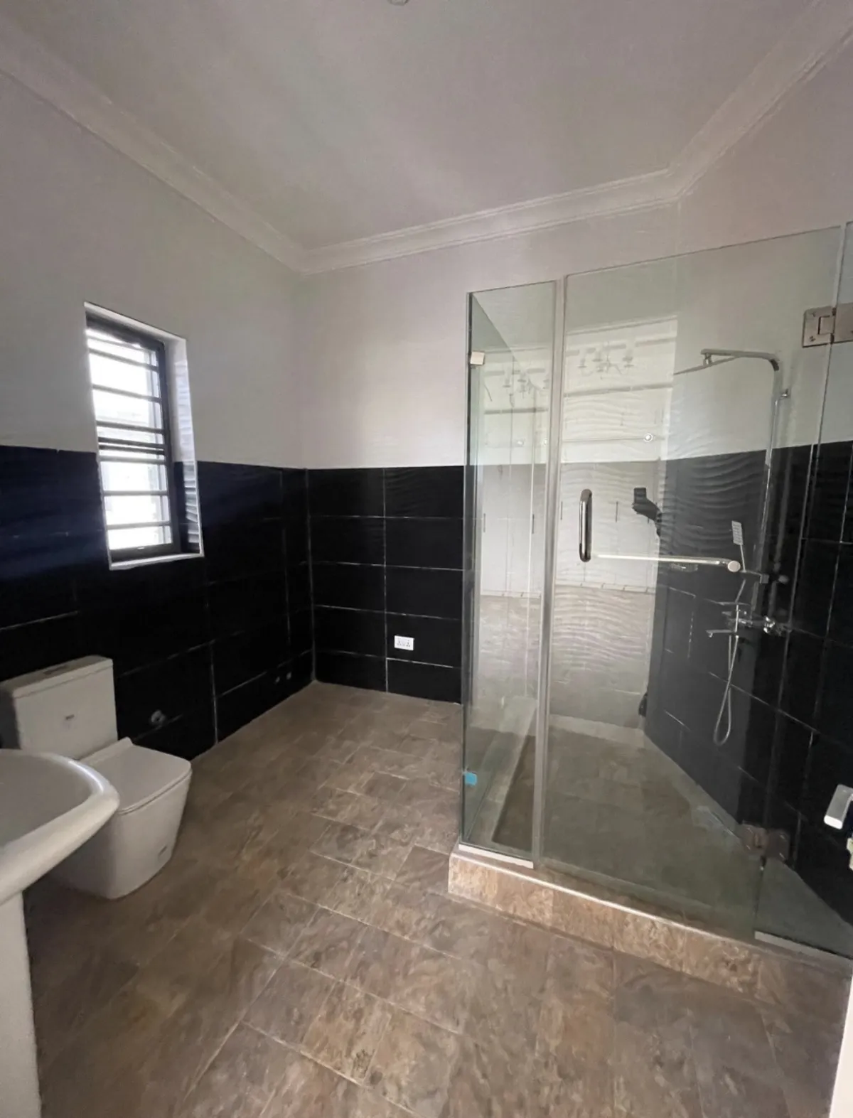 4 Bedroom semi-detached duplex for sale - Image 7