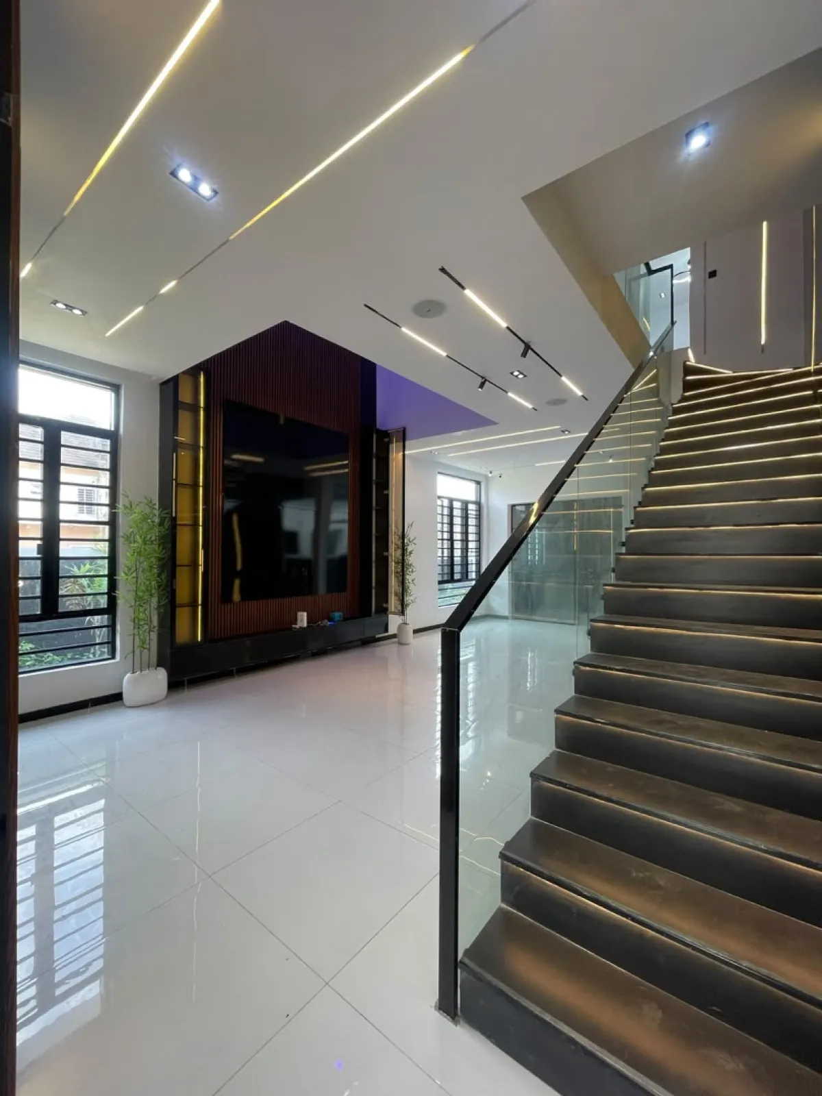5 Bedroom fully detached duplex with pool and gym for sale - Image 1