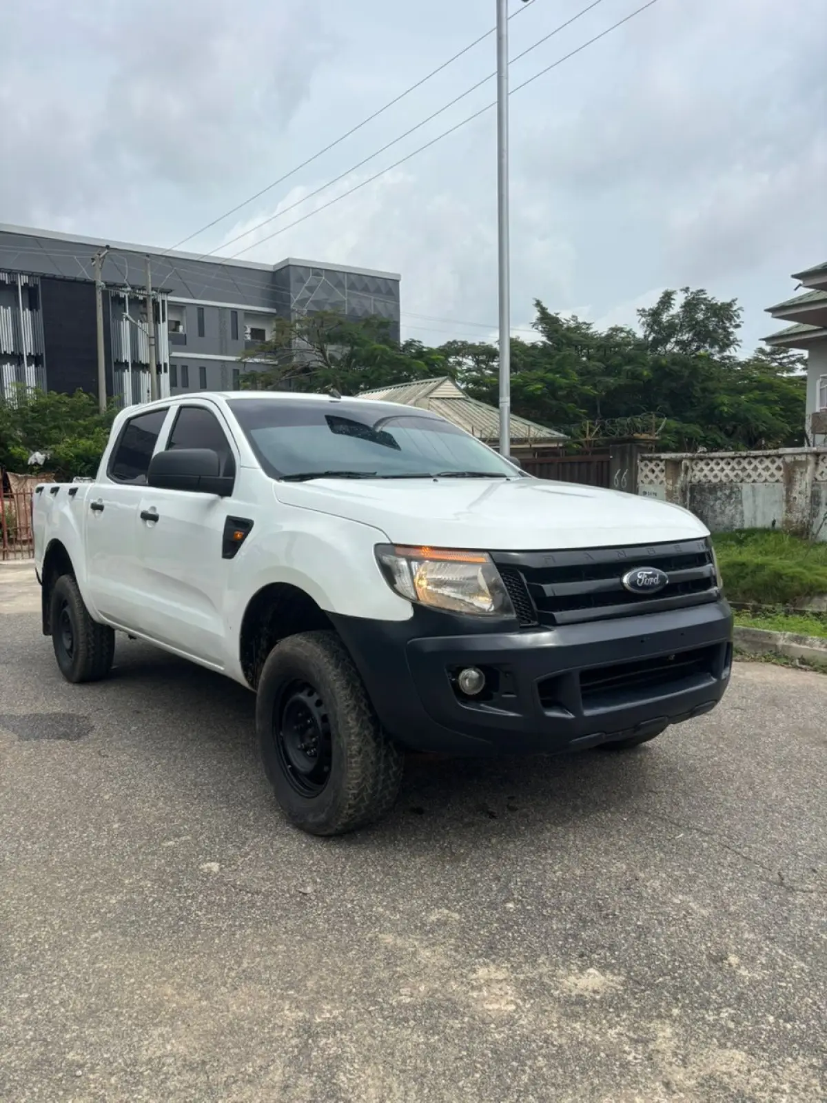 Ford Hilux 2012/13 - Image 4