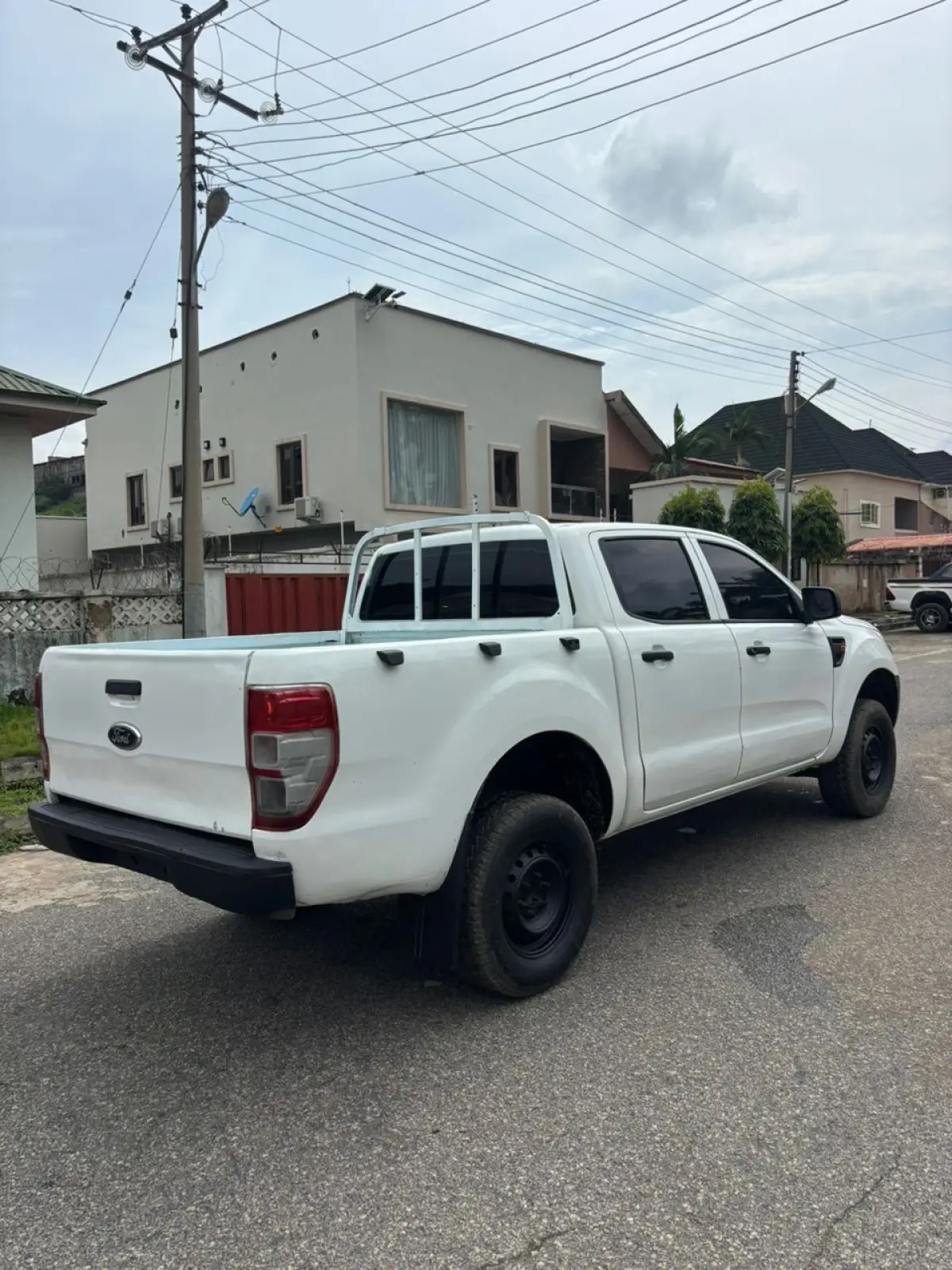 Ford Hilux 2012/13 - Image 8