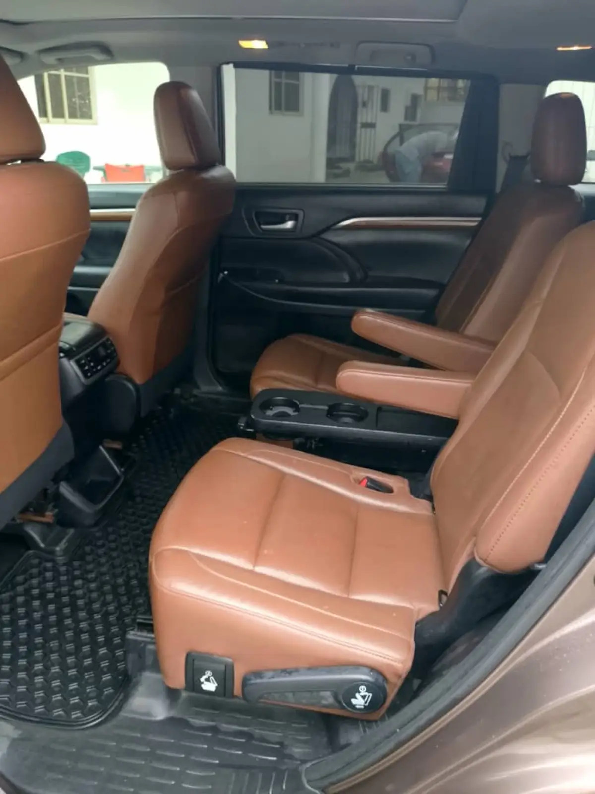 Toyota Highlander - Image 9