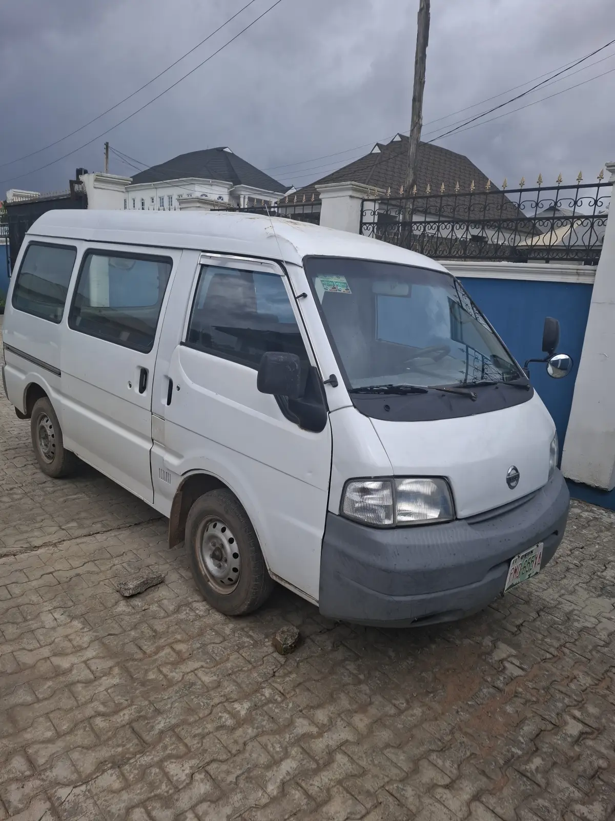 Tokunbo Nissan Bus Distress Sale - Image 3