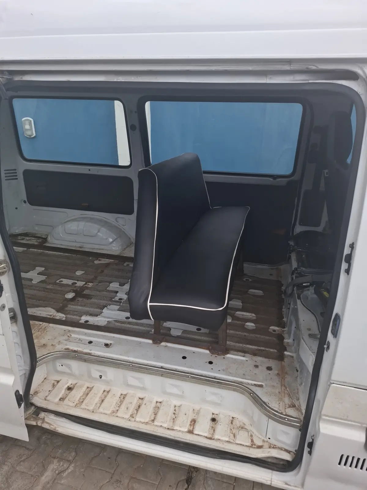 Tokunbo Nissan Bus Distress Sale - Image 10