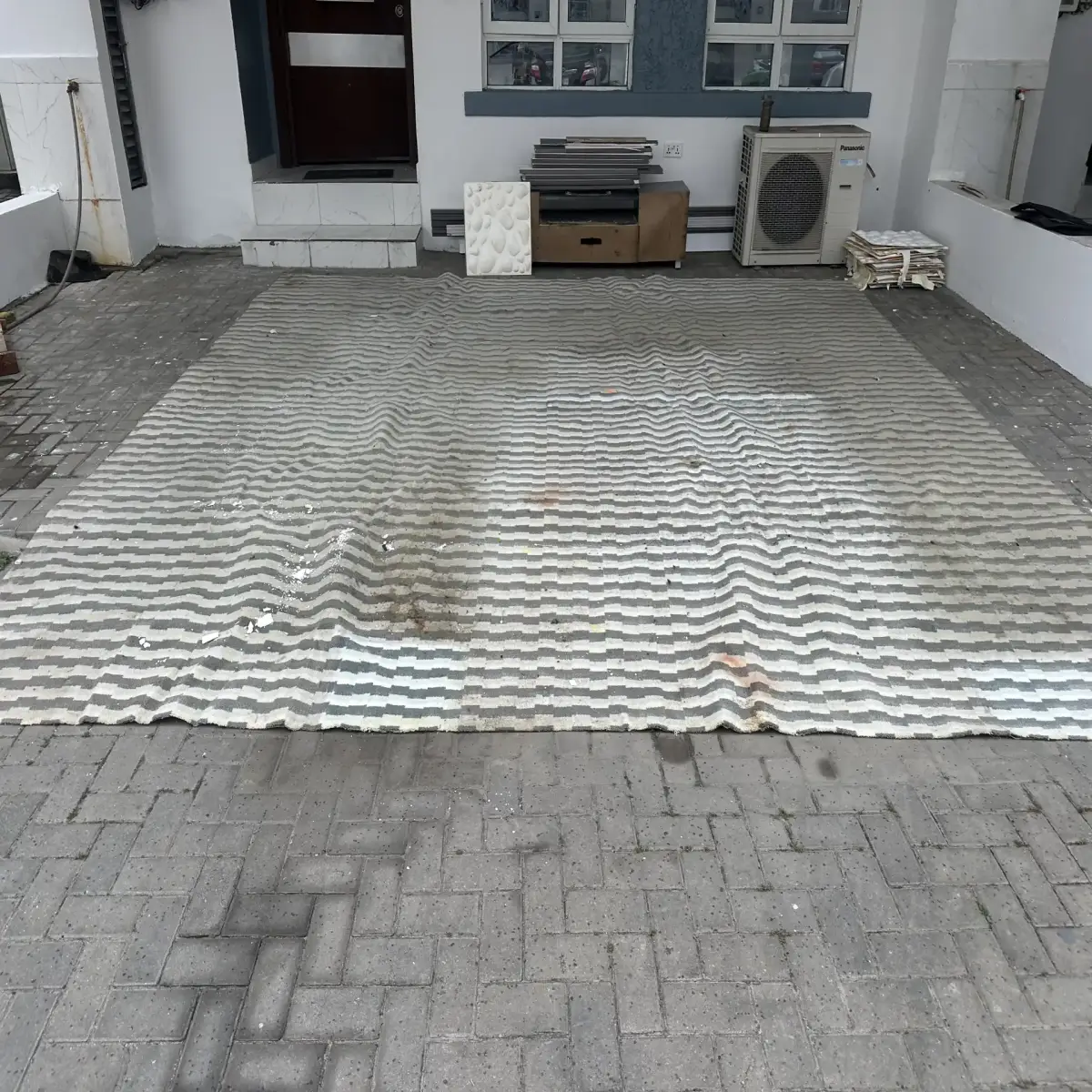 Large Room Rug - Image 1