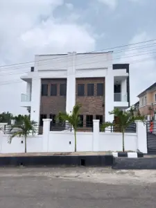 FOR SALE: 4 Bedroom Semi-Detached Duplex at Kolapo Ishola Gra