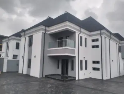 For Sale At Oluyole Newly built Five (5) bedroom duplex