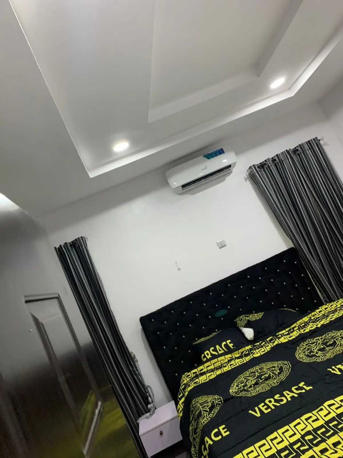 A WELL FURNISHED 5 BEDROOM DUPLEX FOR SALE AT OLUYOLE ESTATE - Image 4