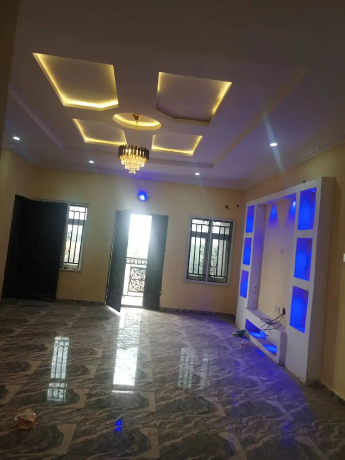 LETTING 𝗡𝗲𝘄𝗹𝘆 𝗯𝘂𝗶𝗹𝘁 𝗼𝗳 𝟯 𝗻𝗼𝘀 𝗼𝗳 𝟯 𝗯𝗲𝗱𝗿𝗼𝗼𝗺 𝗳𝗹 - Image 1