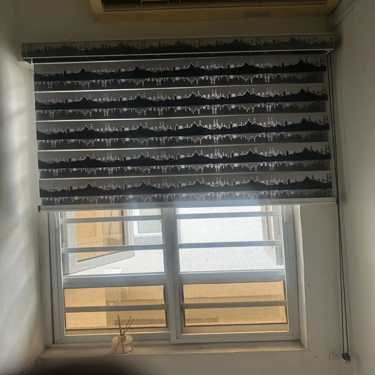 Window Blinds - Image 4